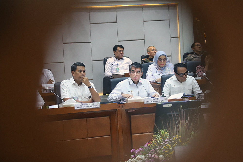 Rapat kerja Komisi IX bersama Menteri Ketenagakerjaan. (BeritaNasional/Elvis Sendouw)