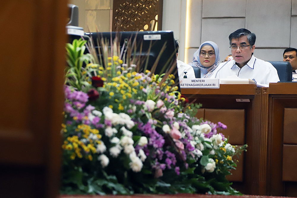 Rapat kerja Komisi IX bersama Menteri Ketenagakerjaan. (BeritaNasional/Elvis Sendouw)