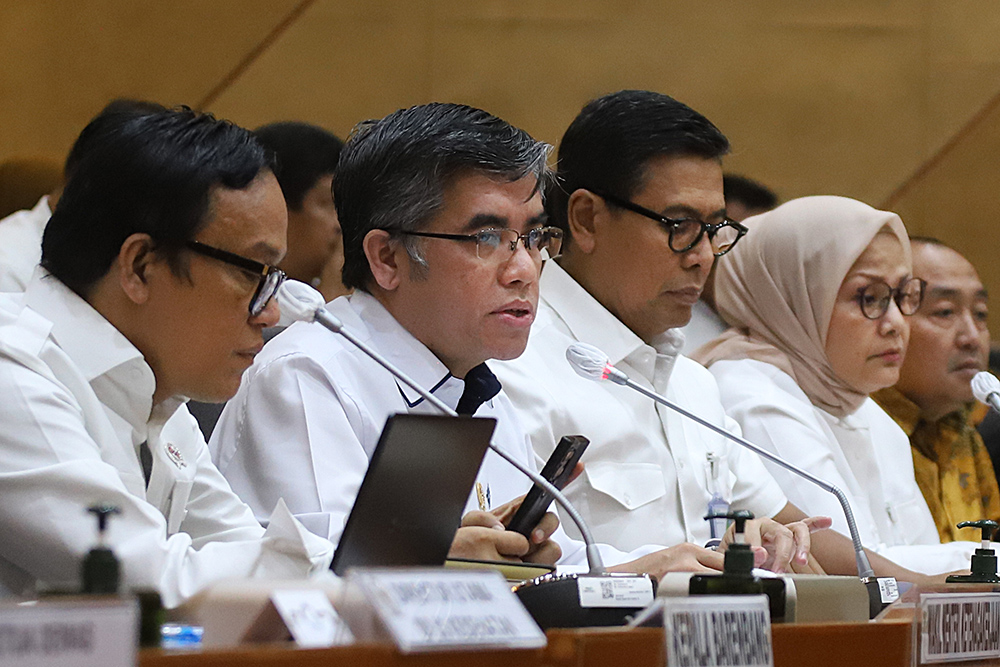 Rapat kerja Komisi IX bersama Menteri Ketenagakerjaan. (BeritaNasional/Elvis Sendouw)