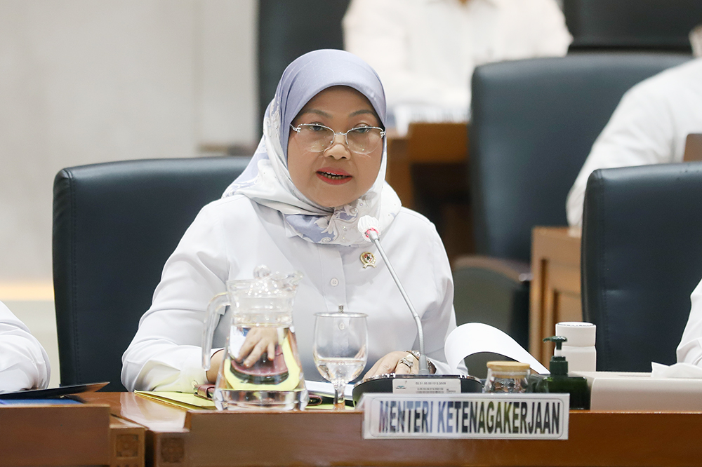 Menteri Ketenagakerjaan Ida Fauziah mengikuti rapat kerja bersama komisi IX DPR RI. (BeritaNasional/Elvis Sendouw)