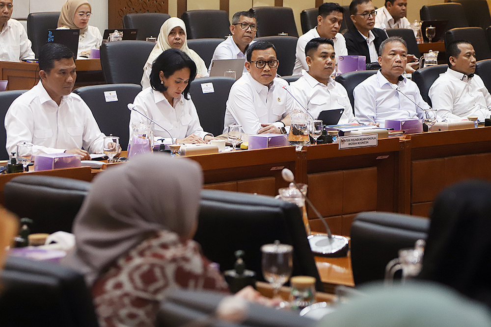 Rapat Kerja Komisi IX DPR RI dengan Menteri P2MI/BP2MI bahas Rencana Pengajuan Anggaran Belanja Tambahan Tahun Anggaran 2025 Kementerian P2MI/BP2MI. (BeritaNasional/Elvis Sendouw)