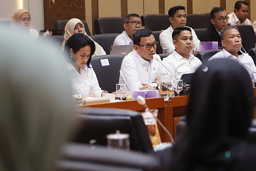 Rapat Kerja Komisi IX DPR RI dengan Menteri P2MI/BP2MI bahas Rencana Pengajuan Anggaran Belanja Tambahan Tahun Anggaran 2025 Kementerian P2MI/BP2MI. (BeritaNasional/Elvis Sendouw)