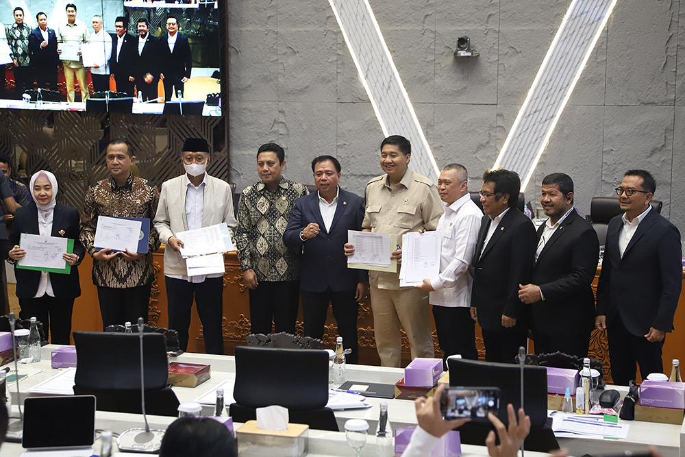 Rapat Kerja Komisi V bersama Kementerian dan Lembaga bahas Anggaran. (BeritaNasional/Elvis Sendouw)