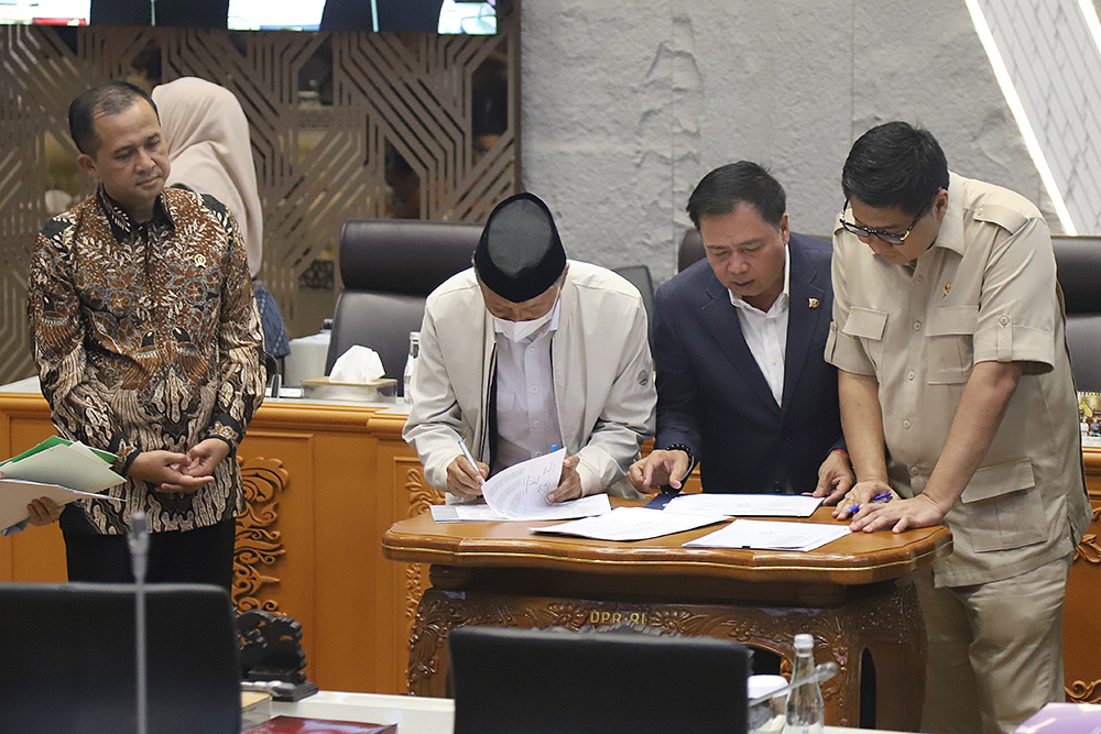 Rapat Kerja Komisi V bersama Kementerian dan Lembaga bahas Anggaran. (BeritaNasional/Elvis Sendouw)