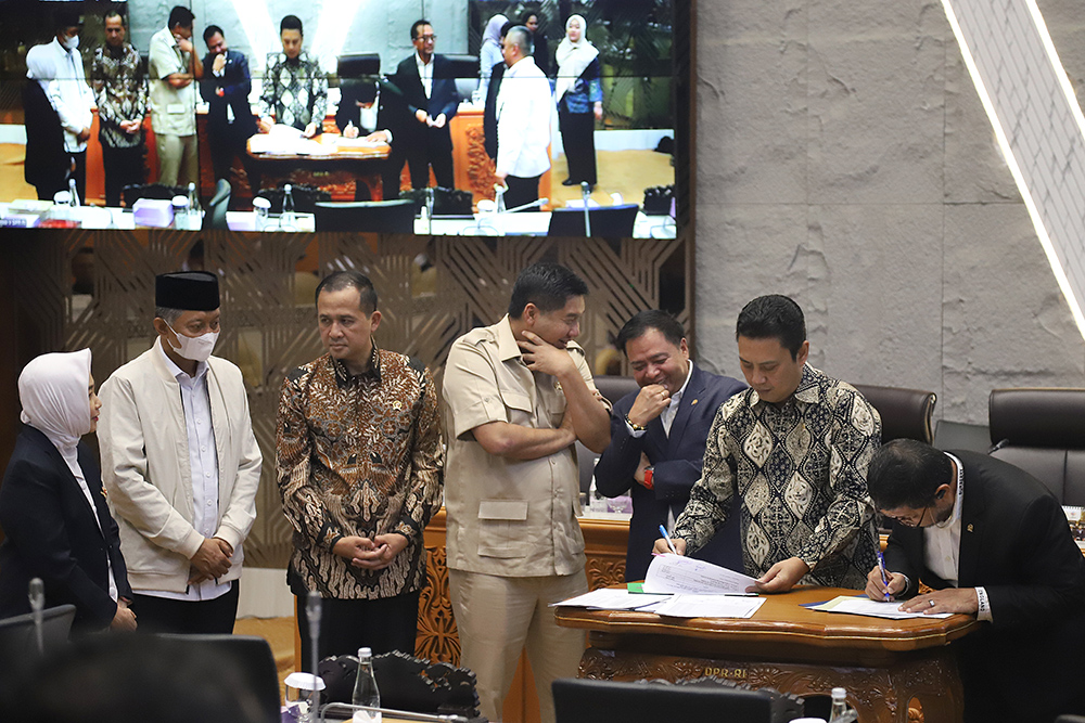Rapat Kerja Komisi V bersama Kementerian dan Lembaga bahas Anggaran. (BeritaNasional/Elvis Sendouw)