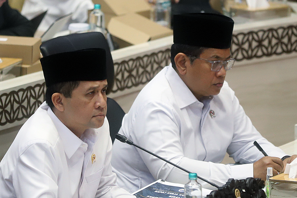 Rapat kerja komisi Vdengan Mendes PDT dan Mentrans. (BeritaNasional/Elvis Sendouw)