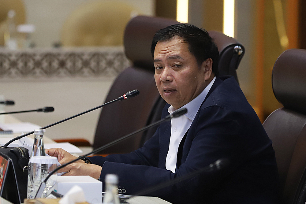 Rapat kerja Komisi V dengan Menteri Desa dan Menteri Transmigrasi membahas keberadaan desa dan kawasan transmigrasi. (BeritaNasional/Elvis Sendouw)