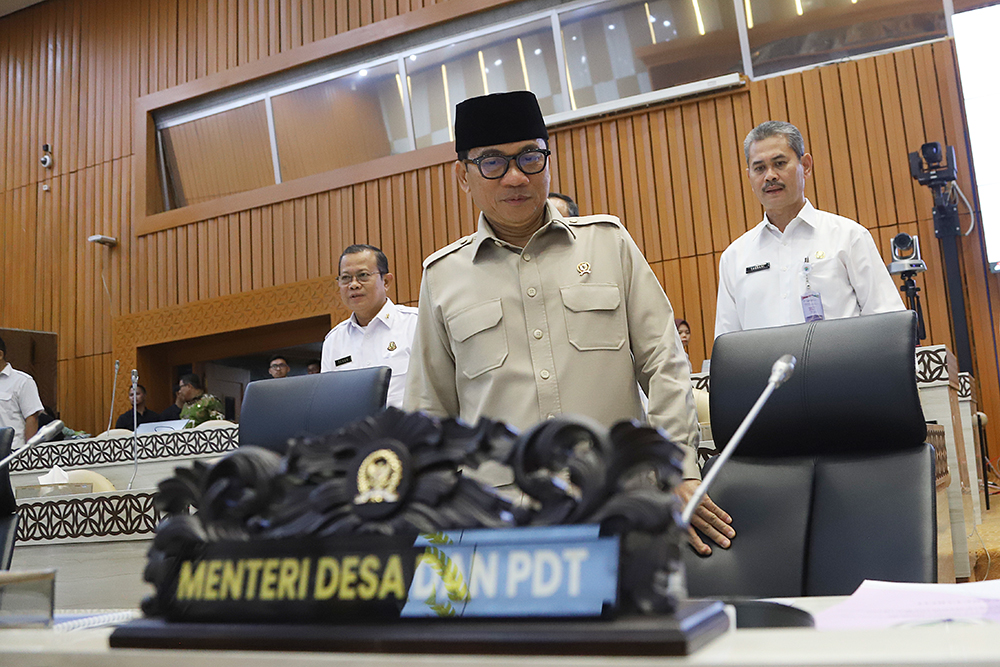 Rapat kerja Komisi V dengan Menteri Desa dan PDT. (BeritaNasional/Elvis Sendouw)