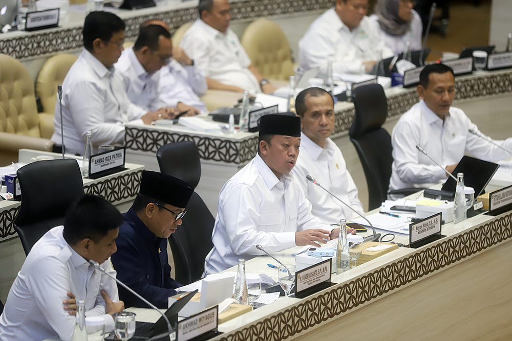 Rapat Kerja Komisi V bersama 5 kementerian. (BeritaNasional/Elvis Sendouw)