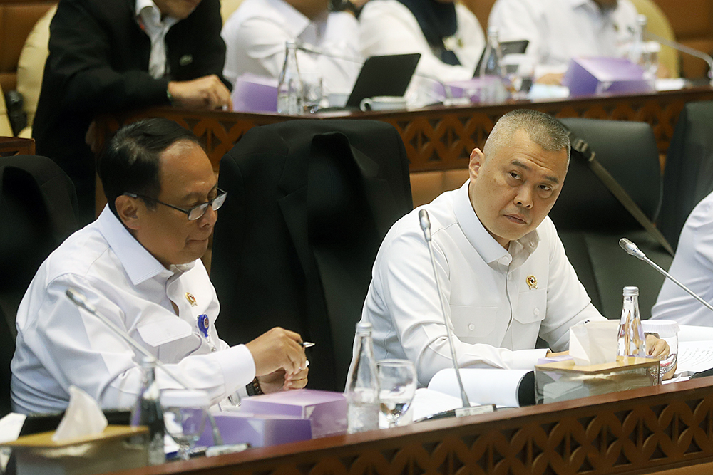 Menteri Perhubungan  Dudy Purwagandhi bersama jajaran kementerian menghadiri Rapat Kerjasama bersama Komisi V DPR RI. (BeritaNasional/Elvis Sendouw)