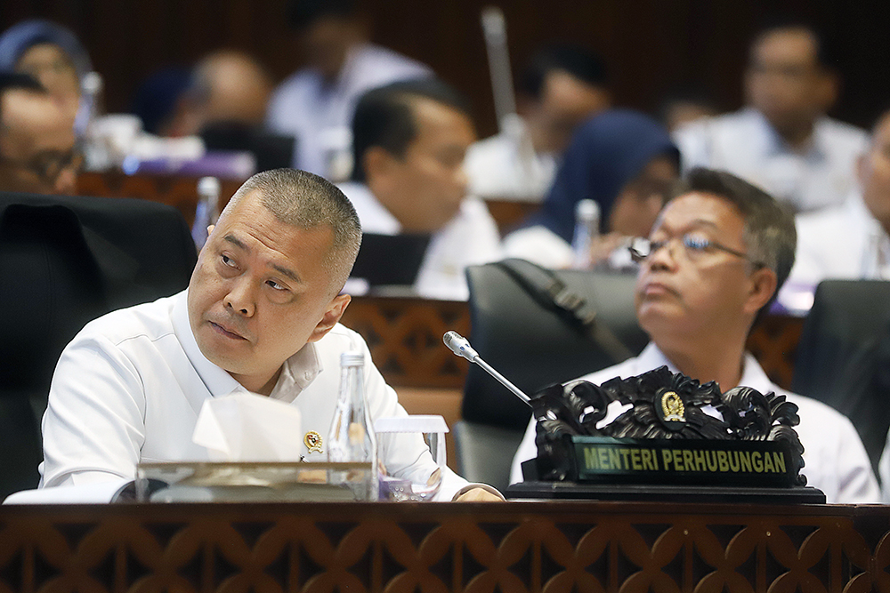 Menteri Perhubungan  Dudy Purwagandhi bersama jajaran kementerian menghadiri Rapat Kerjasama bersama Komisi V DPR RI. (BeritaNasional/Elvis Sendouw)