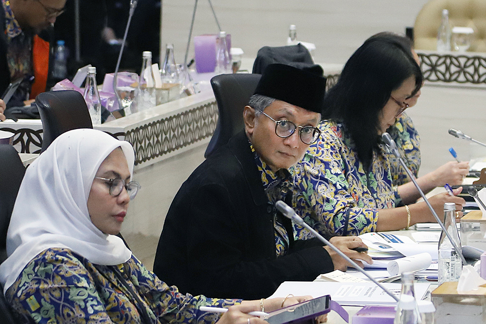 Raker Komisi V dengan Menteri PU Bahas Evaluasi Pelaksanaan APBN 2025 Rapat Kerja Komisi V bersama Kementerian Pekerja Umum. (BeritaNasional/Elvis Sendouw)