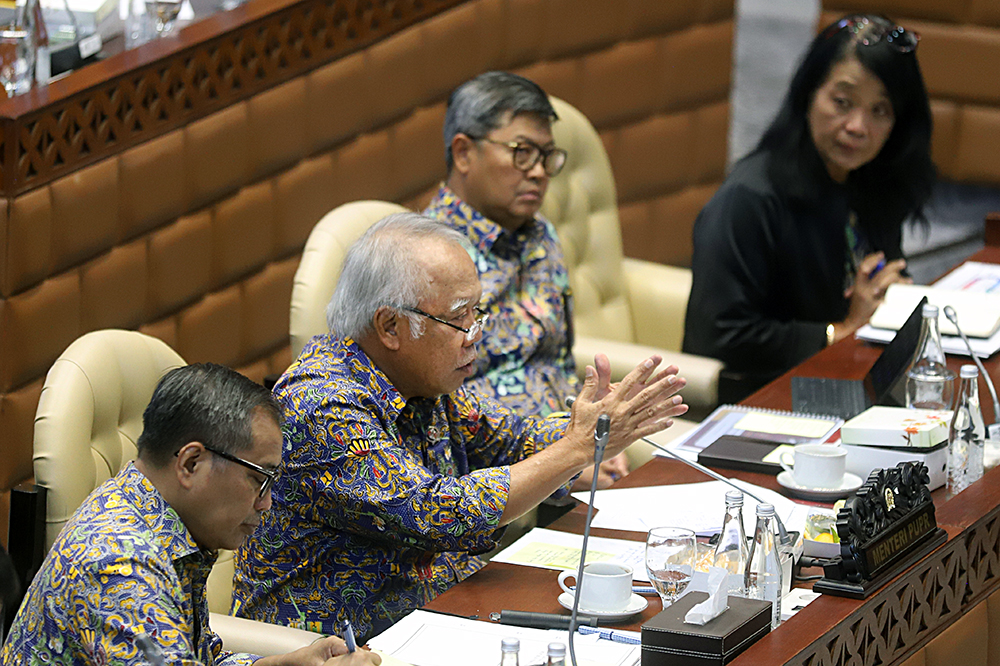 Rapat kerja komisi V bersama Menteri PUPR Basuki Hadimuljono. (BeritaNasional/Elvis Sendouw)