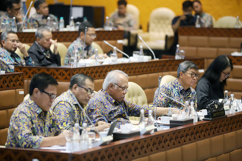 Rapat kerja komisi V bersama Menteri PUPR Basuki Hadimuljono. (BeritaNasional/Elvis Sendouw)