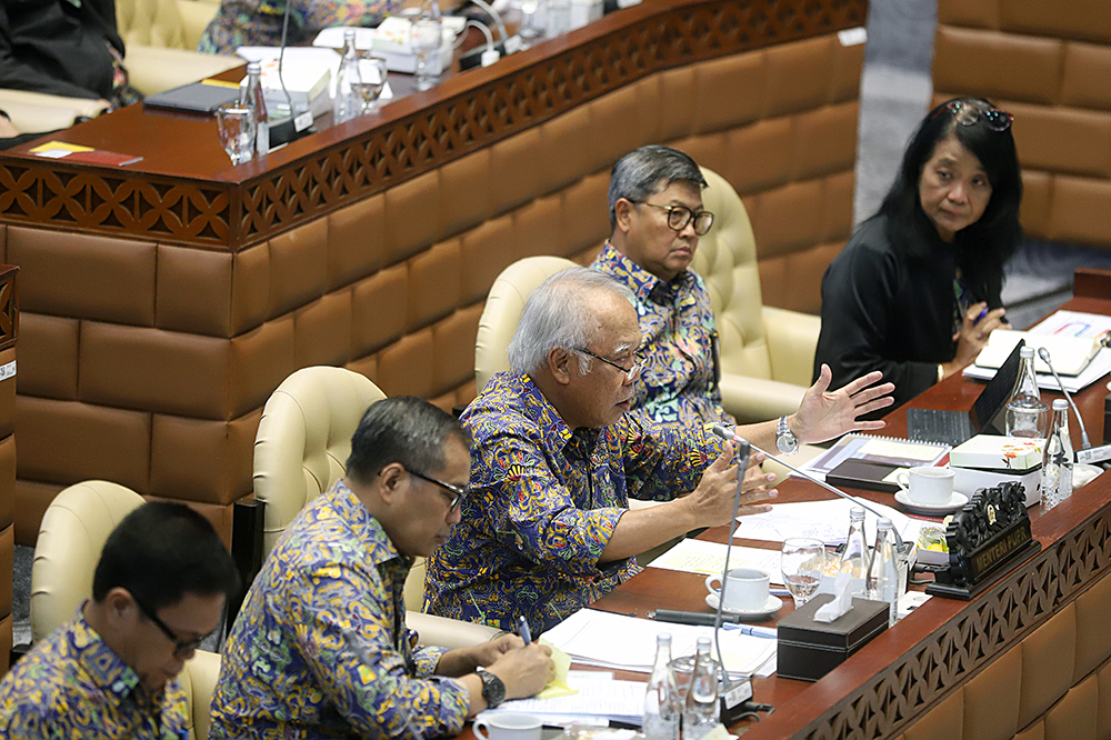 Rapat kerja komisi V bersama Menteri PUPR Basuki Hadimuljono. (BeritaNasional/Elvis Sendouw)