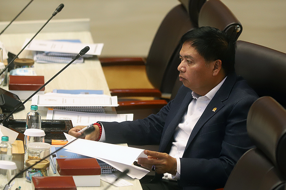 Menteri Perhubungan Dudy Purwagandhi bersama Menteri Pekerjaan Umum Dody Hanggodo mengikuti rapat kerja bersama Komisi V DPR. (BeritaNasional/Elvis Sendouw)