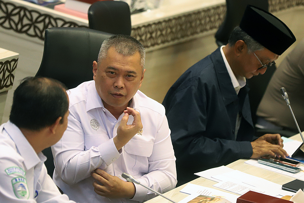 Menteri Perhubungan Dudy Purwagandhi bersama Menteri Pekerjaan Umum Dody Hanggodo mengikuti rapat kerja bersama Komisi V DPR. (BeritaNasional/Elvis Sendouw)