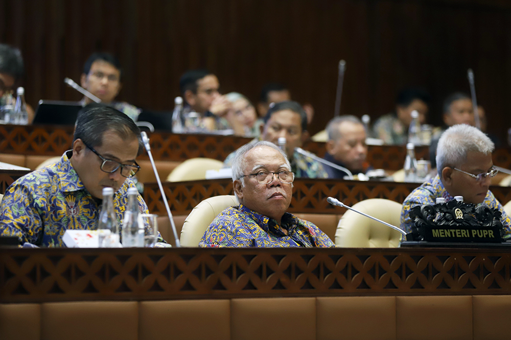 Rapat kerja komisi V bersama PUPR bahas RKA K/L TA. 2025 Kementerian PUPR. (BeritaNasional/Elvis Sendouw)