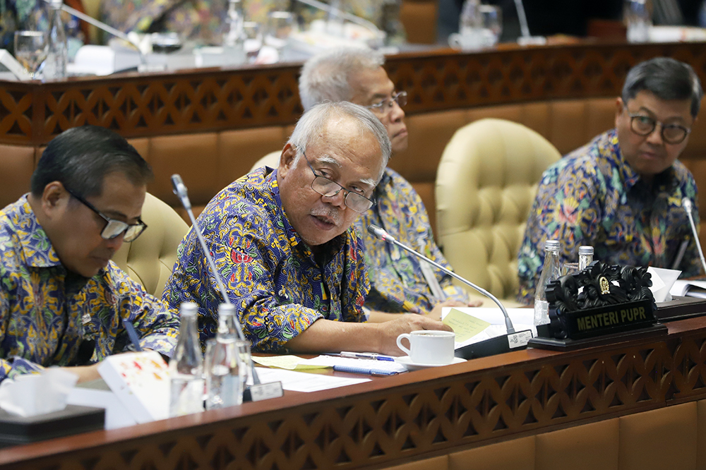 Rapat kerja komisi V bersama PUPR bahas RKA K/L TA. 2025 Kementerian PUPR. (BeritaNasional/Elvis Sendouw)