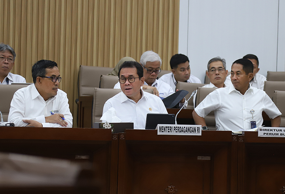 Rapat kerja Komisi VI dengan Mendag dan Bulog membahas pasokan barang kebutuhan pokok di bulan Ramadan. (BeritaNasional/Elvis Sendouw)