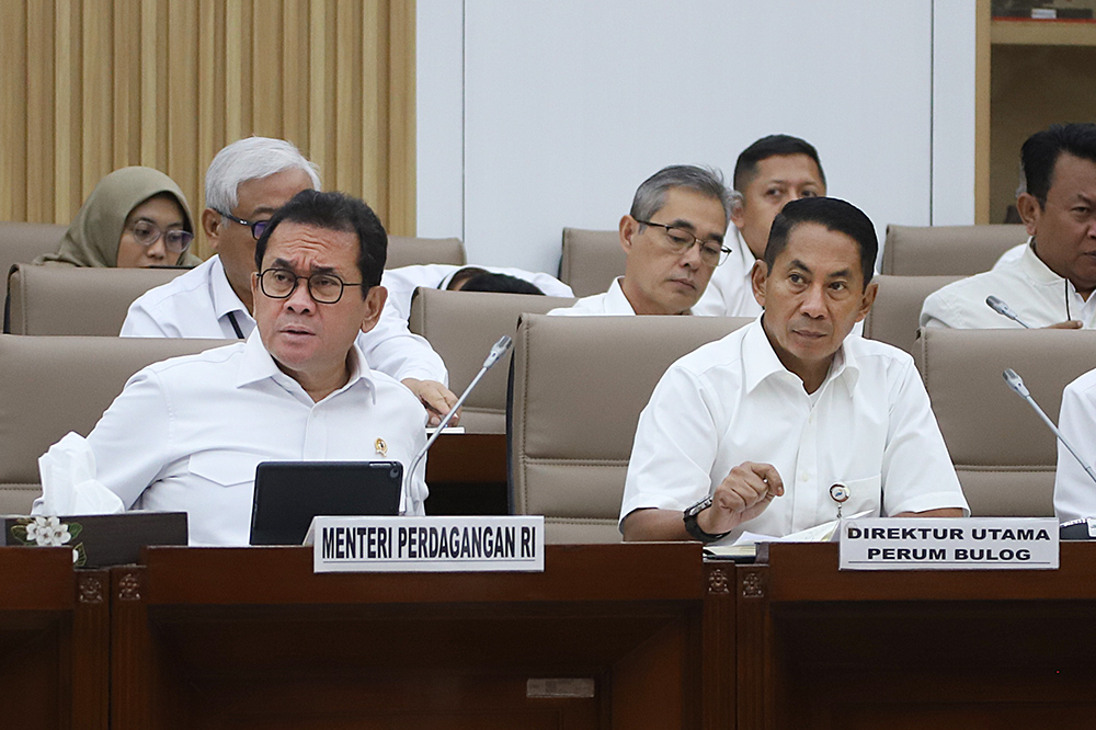 Rapat kerja Komisi VI dengan Mendag dan Bulog membahas pasokan barang kebutuhan pokok di bulan Ramadan. (BeritaNasional/Elvis Sendouw)