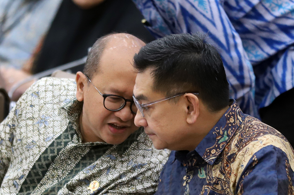 Menteri Investasi/Kepala BKPM Roslan Roeslani mengikuti rapat kerja bersama komisi VI. (BeritaNasional/Elvis Sendouw)