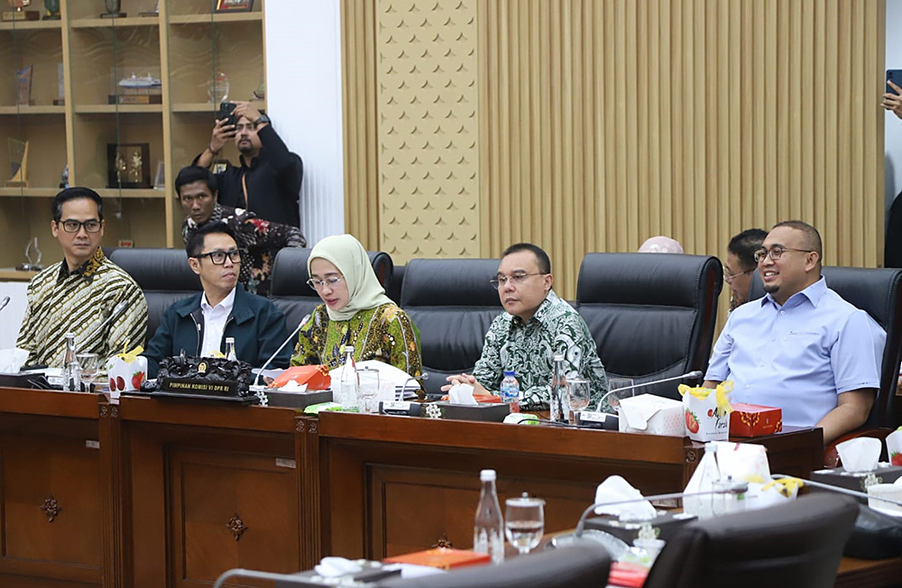 Komisi VI DPR gelar Rapat Kerja Tingkat I dengan Kementerian BUMN RI, Menteri Hukum RI, Kementerian Keuangan RI, dan Kementerian Sekretaris Negara RI terkait pembahasan RUU BUMN. (BeritaNasional/Elvis Sendouw)