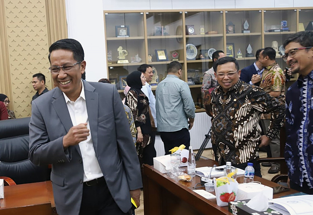 Komisi VI DPR gelar Rapat Kerja Tingkat I dengan Kementerian BUMN RI, Menteri Hukum RI, Kementerian Keuangan RI, dan Kementerian Sekretaris Negara RI terkait pembahasan RUU BUMN. (BeritaNasional/Elvis Sendouw)