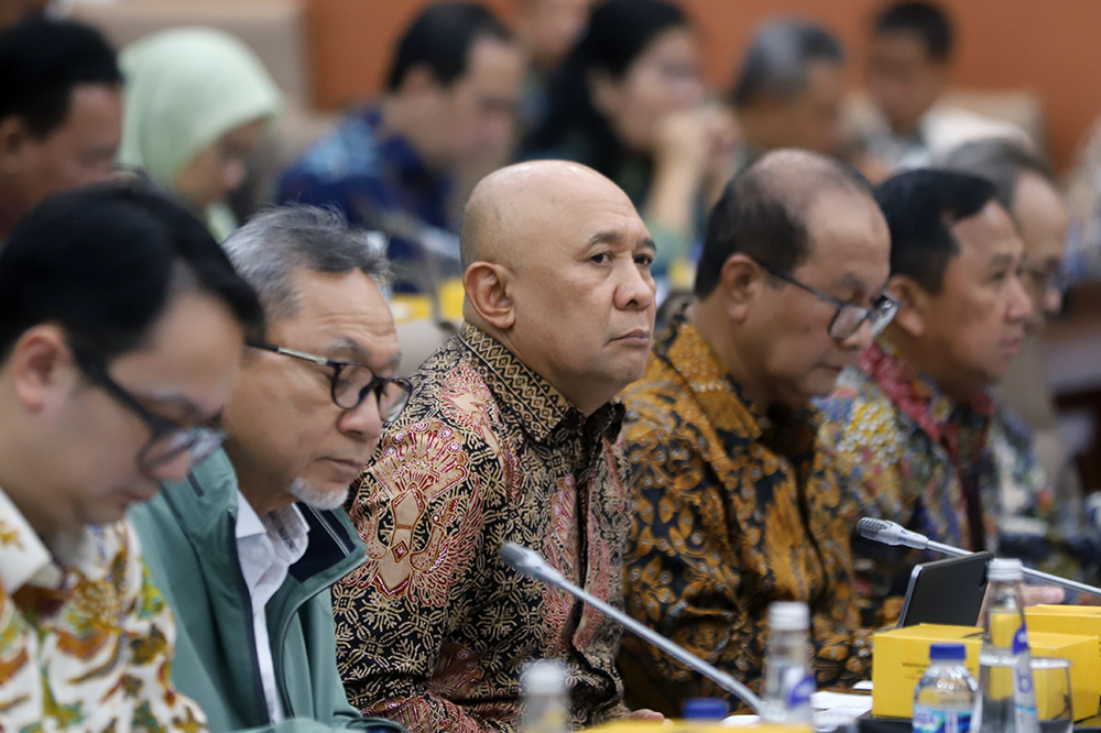 Rapat kerja Komisi VI bersama Menkop dan Mendag. (BeritaNasional/Elvis Sendouw)