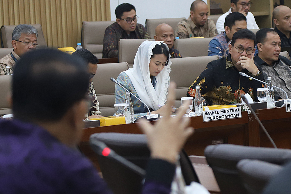Raker Komisi VI DPR Bersama Mendag Bahas Anggaran 2026 Menteri Perdagangan mengikuti rapat kerja bersama komisi VI DPR. (BeritaNasional/Elvis Sendouw)