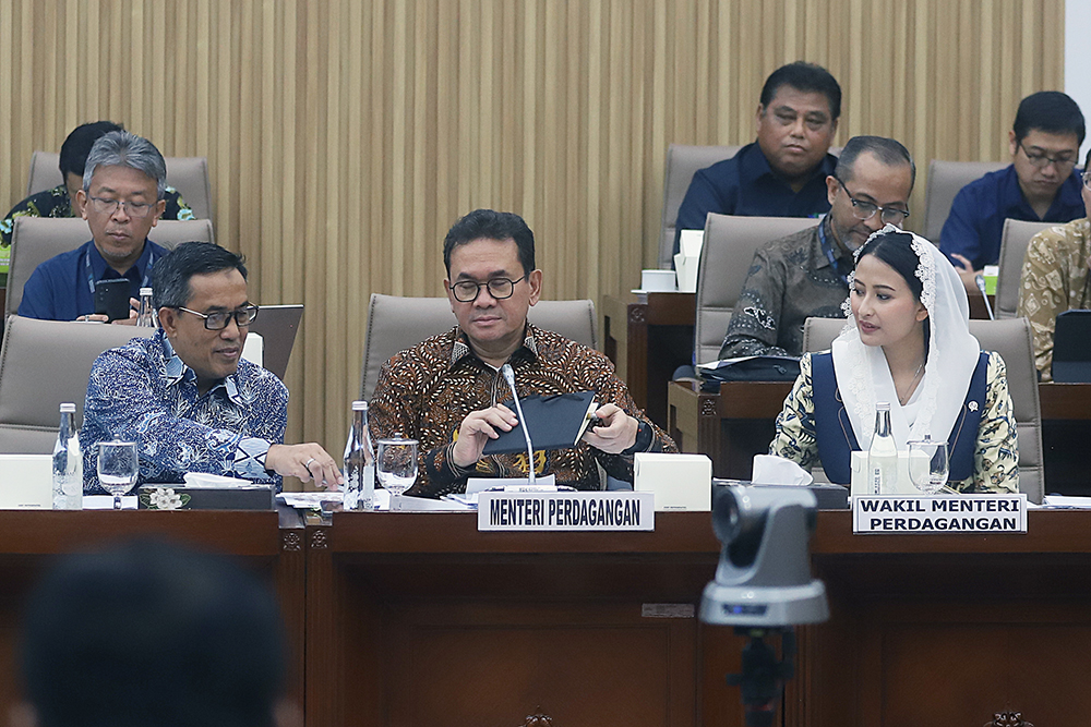 Mendag bersama jajaran mengikuti Rapat Kerja bersama Komisi VI DPR. (BeritaNasional/Elvis Sendouw)