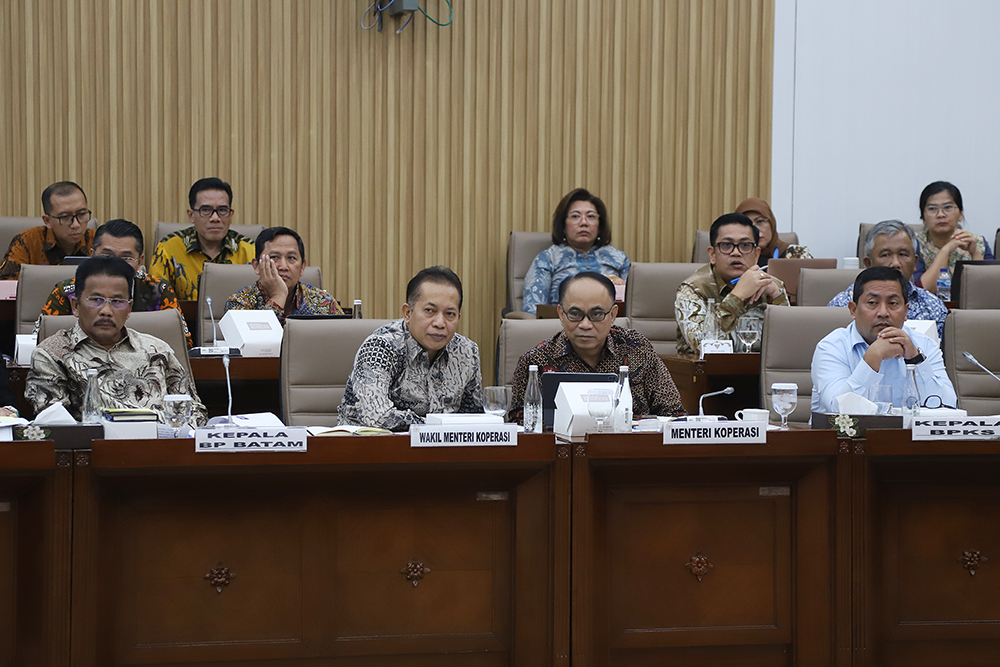 Rapat kerja Komisi VI bersama Menteri Koperasi. (BeritaNasional/Elvis Sendouw)