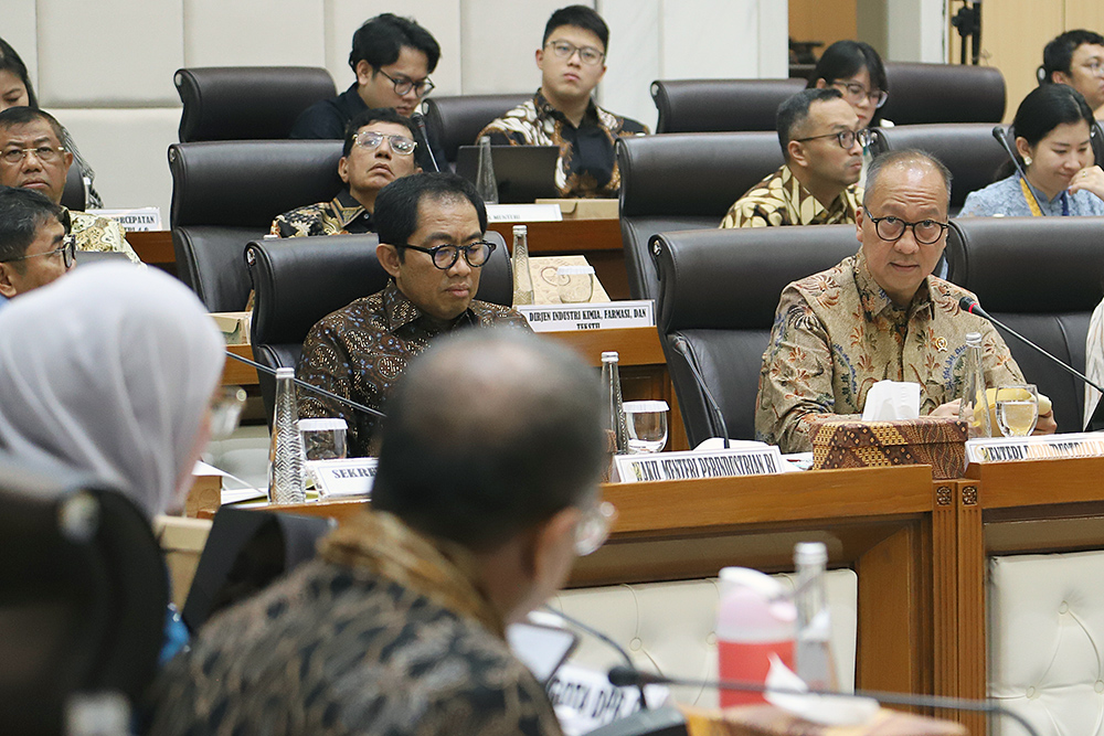 Raker Komisi VII Bersama Menperin dan Menpar Bahas Anggaran 2026 Rapat Kerja Komisi VII denggan Menteri Perindustrian dan Menteri Pariwisata. (BeritaNasional/Elvis Sendouw)