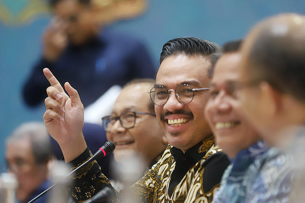 Menteri UMKM Maman Abdurrahman menyampaikan paparan pada rapat kerja dengan Komisi VII DPR. (BeritaNasional/Elvis Sendouw)