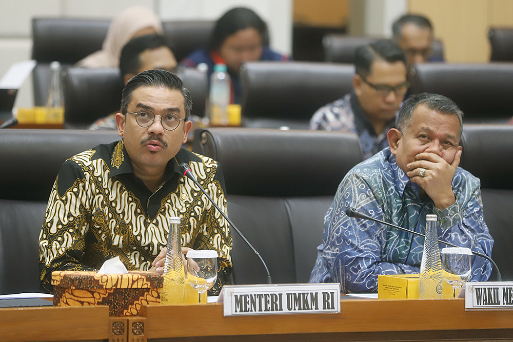 Menteri UMKM Maman Abdurrahman menyampaikan paparan pada rapat kerja dengan Komisi VII DPR. (BeritaNasional/Elvis Sendouw)