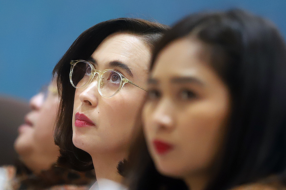 Menteri Pariwisata Widiyanti Putri Wardhana memberikan penjelasan dalam rapat kerja bersama Komisi VII DPR. (BeritaNasional/Elvis Sendouw)