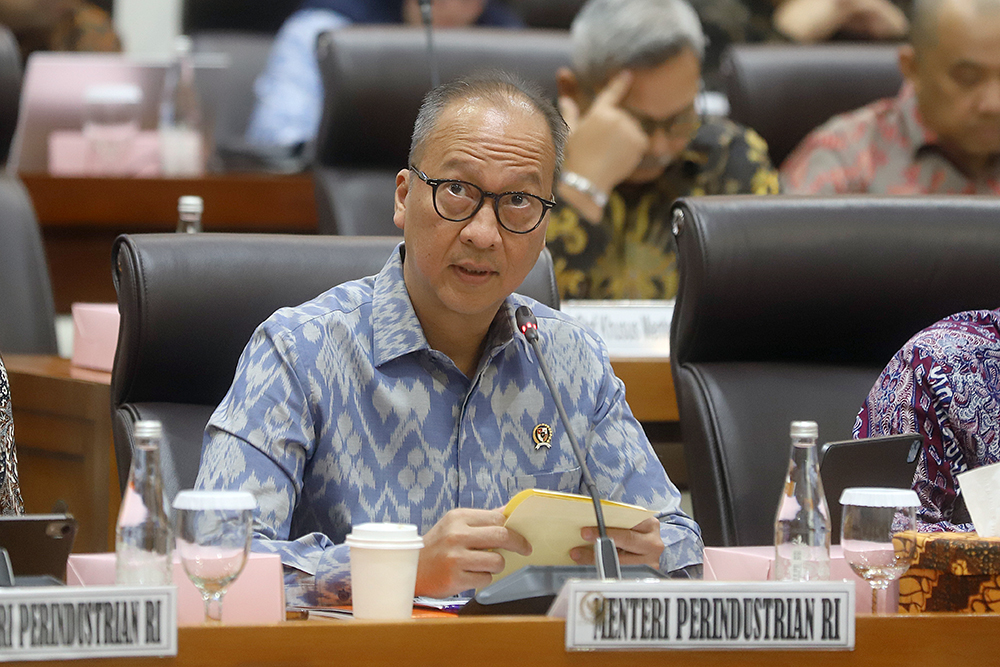 Menteri Perindustrian, Agus Gumiwang Kartasasmita menyampaikan program kerja pada rapat kerja bersama Komisi VII. (BeritaNasional/Elvis Sendouw)
