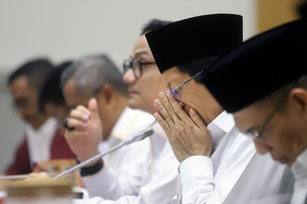 Rapat Kerja Komisi VIII bersama Kemenag, Kemenhub, dan Kemenkes membahas penyelenggaraan Haji. (BeritaNasional/Elvis Sendouw)