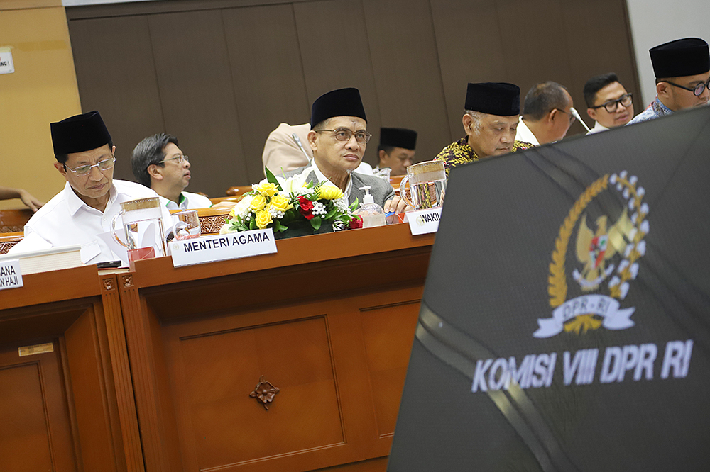 Rapat Kerja Komisi VIII bersama Kemenag, Kemenhub, dan Kemenkes membahas penyelenggaraan Haji. (BeritaNasional/Elvis Sendouw)