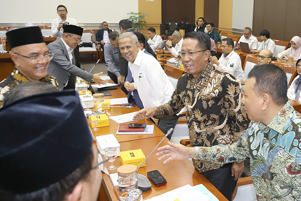 Raker Komisi VIII Bersama Pemerintah Bahas Penyelenggaraan Ibadah Haji dan Umrah Rapat Kerja Komisi VIII dengan Pemerintah bahas Pendapat Mini Fraksi-Fraksi terhadap RUU Perubahan Ketiga atas Undang-Undang No. 8 Tahun 2019 tentang Penyelenggaraan Ibadah Haji dan Umrah. (BeritaNasional/Elvis Sendouw)