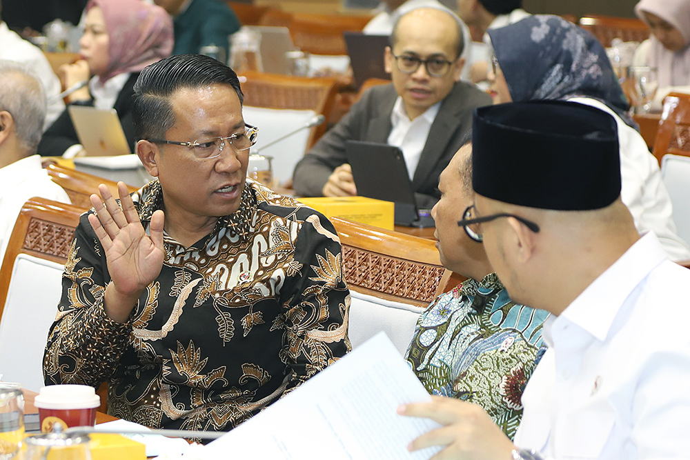 Raker Komisi VIII Bersama Pemerintah Bahas Penyelenggaraan Ibadah Haji dan Umrah Rapat Kerja Komisi VIII dengan Pemerintah bahas Pendapat Mini Fraksi-Fraksi terhadap RUU Perubahan Ketiga atas Undang-Undang No. 8 Tahun 2019 tentang Penyelenggaraan Ibadah Haji dan Umrah. (BeritaNasional/Elvis Sendouw)