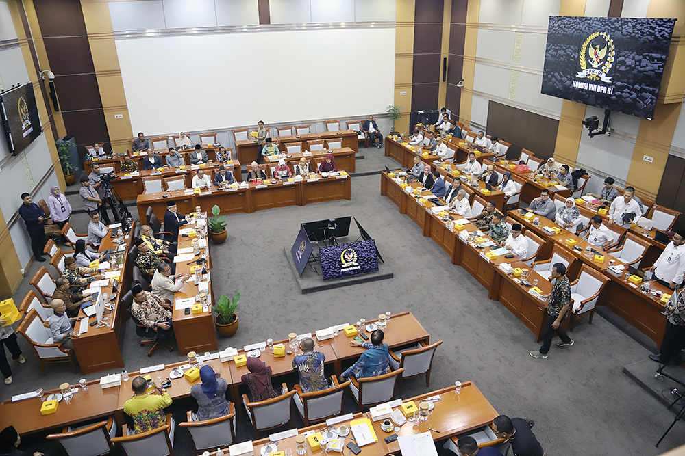 Raker Komisi VIII Bersama Pemerintah Bahas Penyelenggaraan Ibadah Haji dan Umrah Rapat Kerja Komisi VIII dengan Pemerintah bahas Pendapat Mini Fraksi-Fraksi terhadap RUU Perubahan Ketiga atas Undang-Undang No. 8 Tahun 2019 tentang Penyelenggaraan Ibadah Haji dan Umrah. (BeritaNasional/Elvis Sendouw)