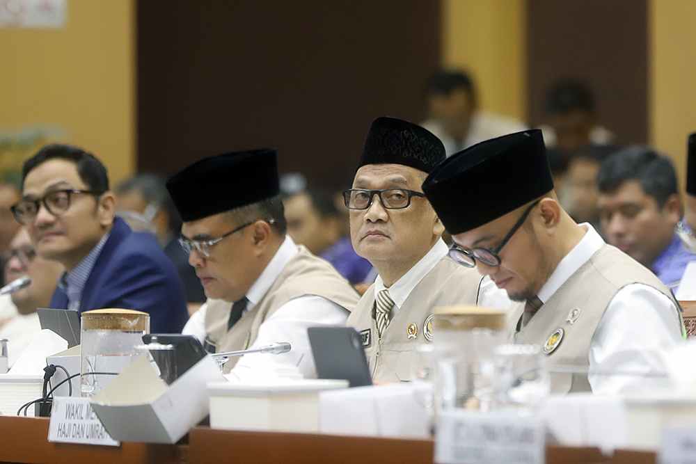 Menteri Haji dan Umrah Mochamad Irfan Yusuf  bersama Wakil Menteri Haji dan Umrah Dahnil Anzar Simanjuntak mengikuti rapat kerja bersama komisi VIII DPR. (BeritaNasional/Elvis Sendouw)