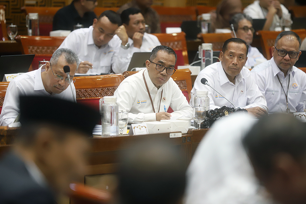 Menteri Pendidikan Tinggi, Sains, dan Teknologi Brian Yuliarto memberikan penjelasan dalam rapat kerja Komisi X DPR. (BeritaNasional/Elvis Sendouw)