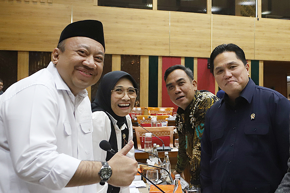 Menteri Pemuda dan Olahraga sekaligus Ketua Umum PSSI, Erick Thohir mengikuti rapat kerja bersama komisi X DPR bahas naturalisasi. (BeritaNasional/Elvis Sendouw)