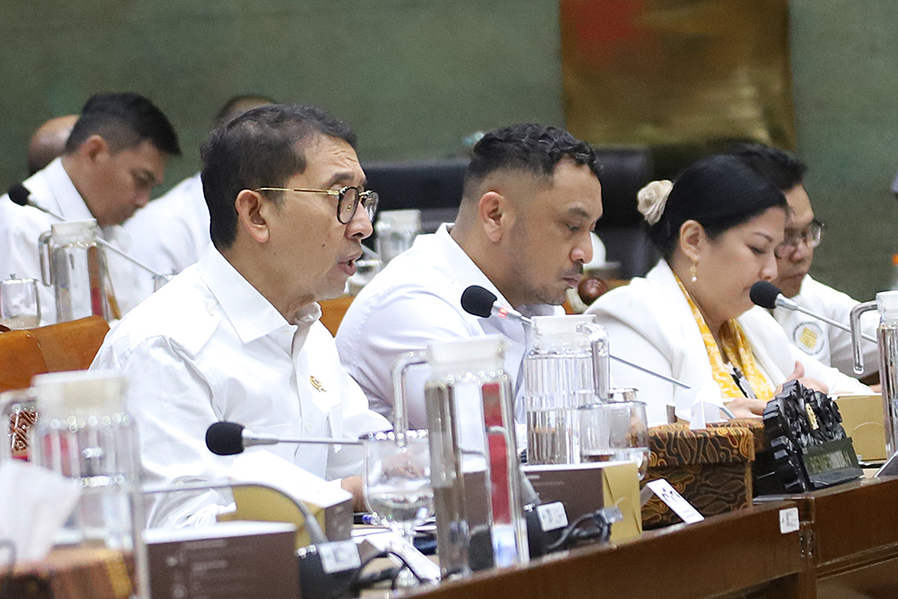 Menteri Kebudayaan Fadli Zon saat rapat bersama anggota DPR. (BeritaNasional/Elvis Sendouw)