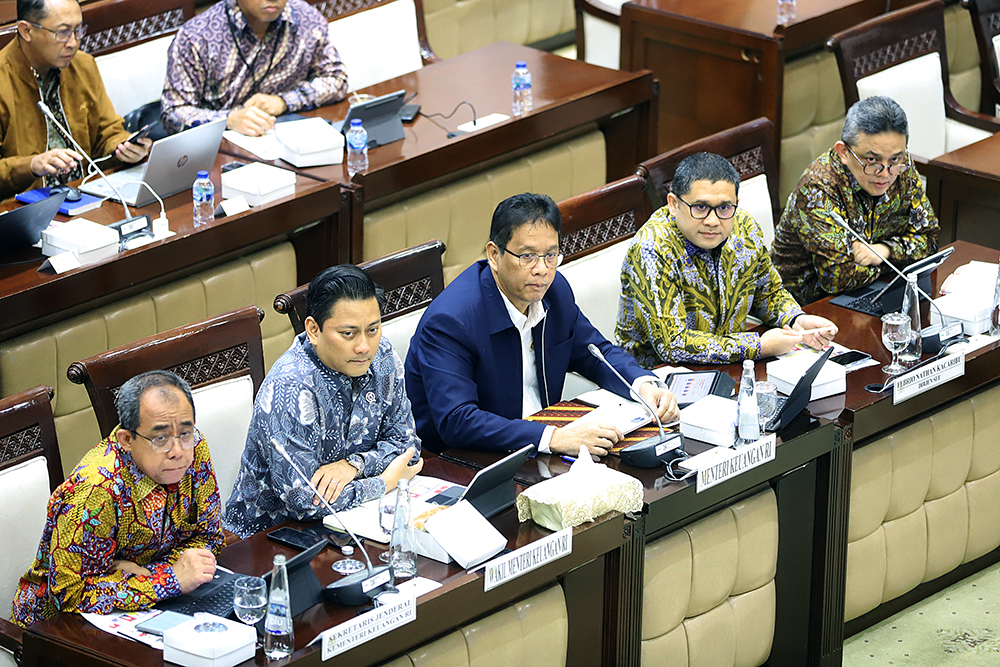 Rapat Kerja Komisi XI dengan Kementerian Keuangan. (BeritaNasional/Elvis Sendouw)