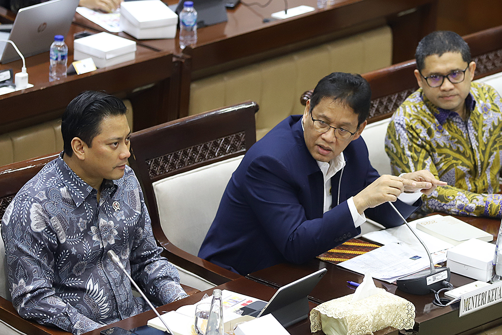 Rapat Kerja Komisi XI dengan Kementerian Keuangan. (BeritaNasional/Elvis Sendouw)