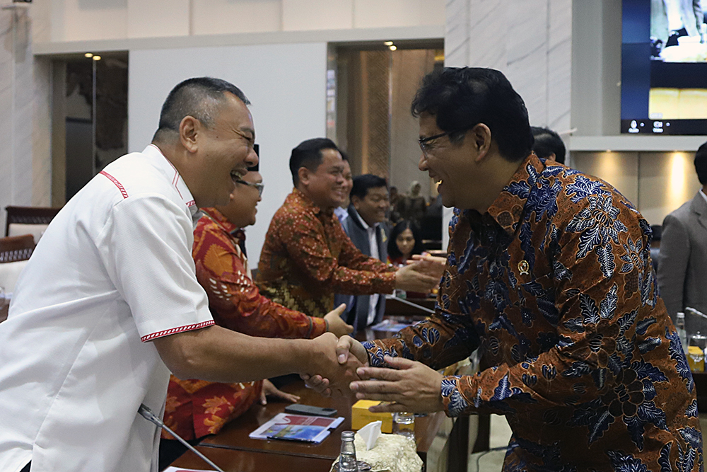 Menteri Keuangan yang baru Purbaya Yudhi Sadewa mengikuti Rapat Kerja pertama bersama Komisi XI dengan membahas anggaran. (BeritaNasional/Elvis Sendouw)