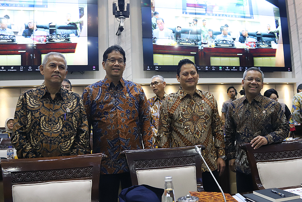 Menteri Keuangan yang baru Purbaya Yudhi Sadewa mengikuti Rapat Kerja pertama bersama Komisi XI dengan membahas anggaran. (BeritaNasional/Elvis Sendouw)